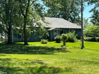 1096 Oakwood St, Murray, IA 50174