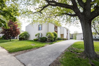 1887 Haymarket Rd Unit 30, Waukesha, WI 53189