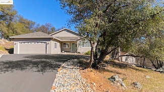 19891 Apple Valley Dr, Sonora, CA 95370