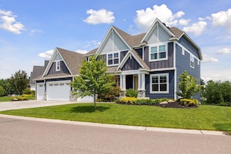 62 Rapp Farm Blvd, North Oaks, MN 55127