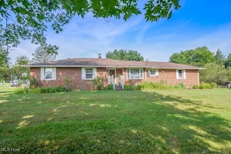 5920 Renninger Rd, Akron, OH 44319