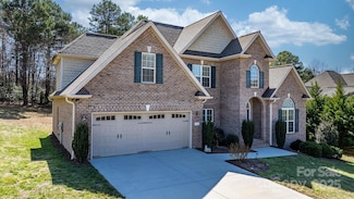 3815 10th St NE, Hickory, NC 28601