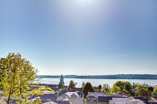 345 4th Ave S Unit B, Kirkland, WA 98033