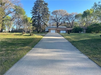 16316 Fort Riley Rd, Leavenworth, KS 66048