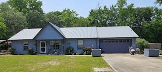 300 Crestview Dr, Woodbine, GA 31569