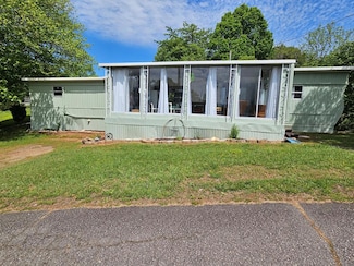 101 Beverly Dr, Franklin, NC 28734
