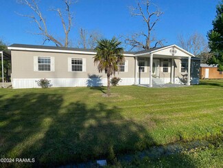 1027 Pal Place, Breaux Bridge, LA 70517
