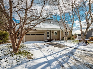 36 Acadia Dr, Rockland, ME 04841