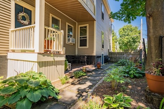 18 Lewis St Unit 4, Portland, ME 04102