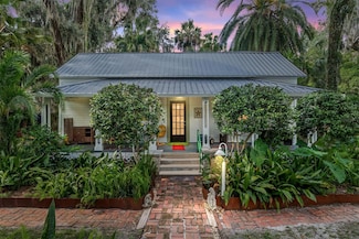 5881 Avenue H, Mc Intosh, FL 32664