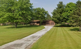 60186 Constantine Rd, Three Rivers, MI 49093