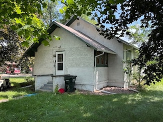 411 N Parnell St, Stuart, NE 68780