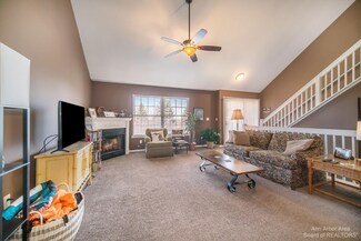3464 Kneeland Cir Unit 35, Howell, MI 48843