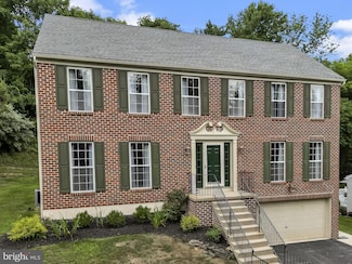 48 Huntingdon Farm Dr, Glen Mills, PA 19342