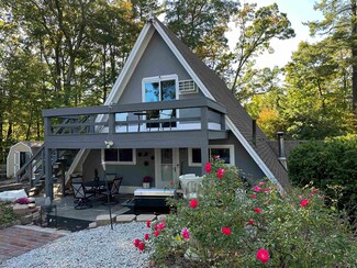 85 Pond Dr, Manchester, NH 03103