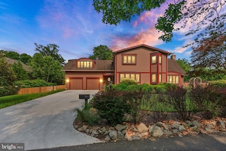 2205 Ivor Ln, Alexandria, VA 22304