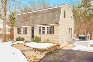 5 Imperial Dr, Londonderry, NH 03053