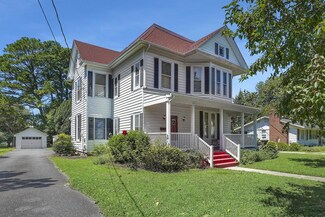 3 Lee St, Onancock, VA 23417