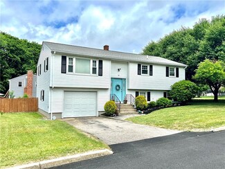 48 Turner Dr, West Warwick, RI 02893
