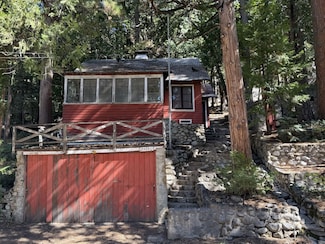 25890 Wayne Dr, Idyllwild, CA 92549
