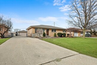 7906 W 74th St, Bridgeview, IL 60455
