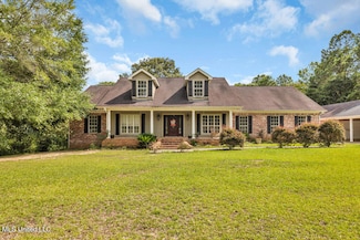 2011 Riverwood Dr, Vancleave, MS 39565