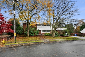 10 Quadrant Rd, Salem, MA 01970