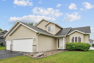 579 Maple Knoll Cir NW, Saint Michael, MN 55376
