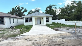 3704 Smith Tree St, Tampa, FL 33619