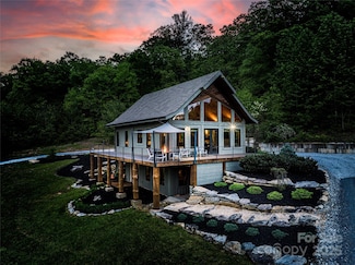 55 Maynards Way, Hendersonville, NC 28792
