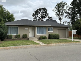 5215 Parkway Dr NE, Salem, OR 97305