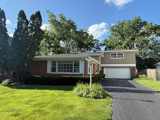 1326 Meadow Ln, Deerfield, IL 60015