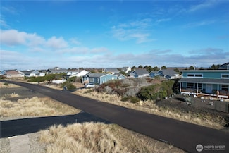 1290 Storm King Ave SW, Ocean Shores, WA 98569