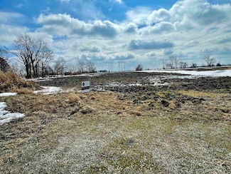 398 E Center Rd, Essexville, MI 48732