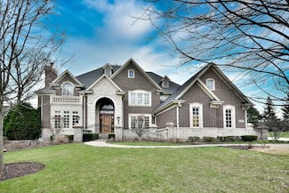 19 Tuscan Ct, Oak Brook, IL 60523