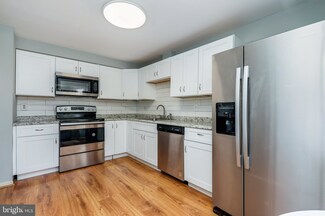 2956 Oakleigh Ln, Oakton, VA 22124