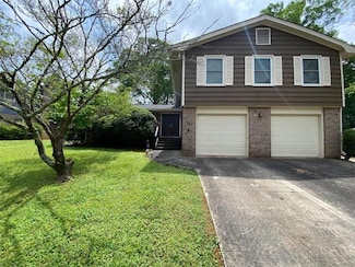 4457 Huntshire Dr, Stone Mountain, GA 30083