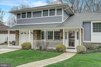 212 Ashton Dr, Gibbstown, NJ 08027