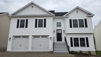 40 Yorktown Ridge, Waterbury, CT 06704