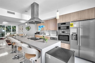 1000 99th St Unit 13, Bay Harbor Islands, FL 33154