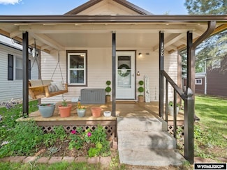 158 N Nebraska Ave, Guernsey, WY 82214