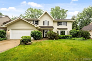 2556 Leach Dr, Naperville, IL 60564