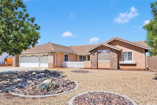 13950 High Falls Trail, Apple Valley, CA 92307