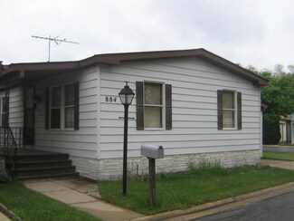 884 Lisa Ln, Elgin, IL 60120