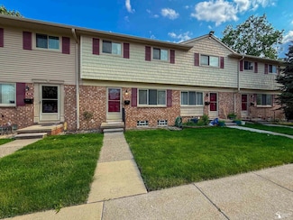 9793 Cornell St, Taylor, MI 48180