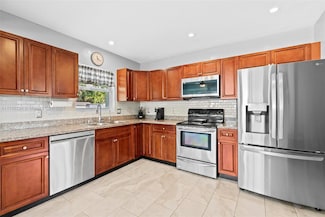 621 NW 37th St, Oakland Park, FL 33309