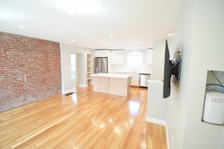 173 Prospect St Unit 1, Waltham, MA 02453
