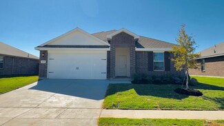 317 Crestridge Dr N, Cleburne, TX 76033