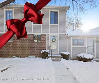 5953 Village Dr, Haslett, MI 48840