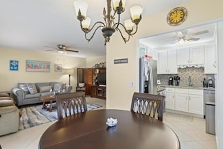 815 Flanders Q, Delray Beach, FL 33484